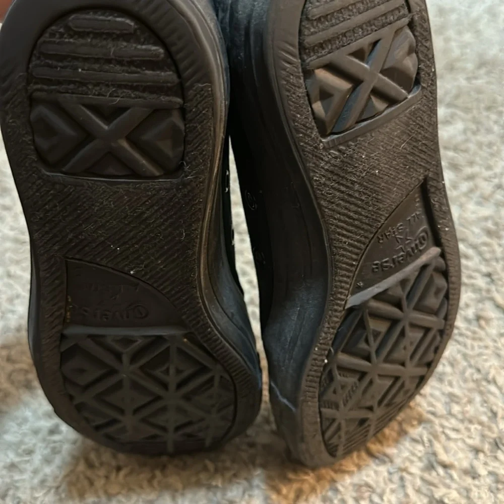 Converse - Picture 4 of 4